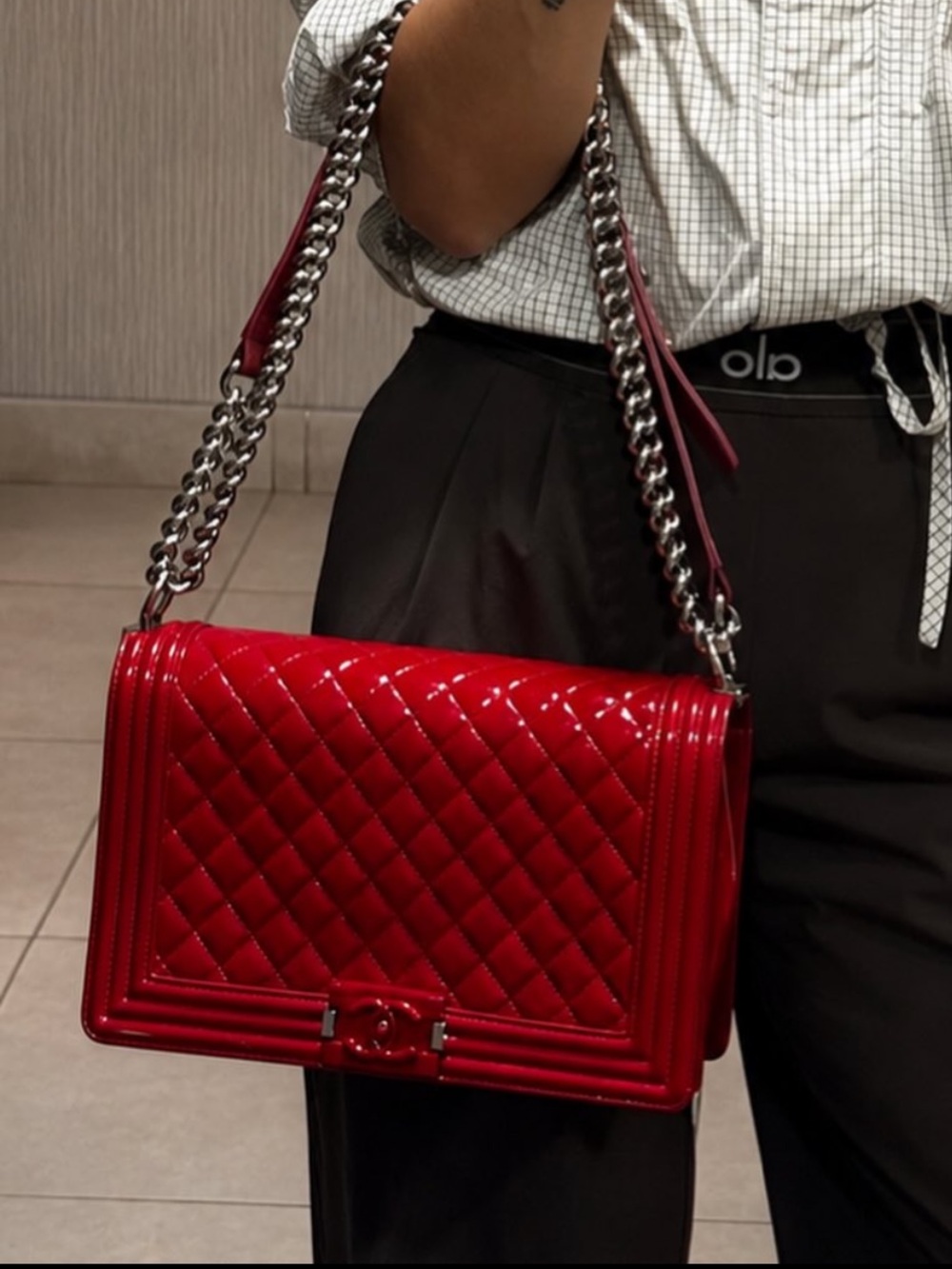CHANEL Quilted Patent Leather Boy Flap Shoulder Bag in Deep Red - Picture 3 of 17